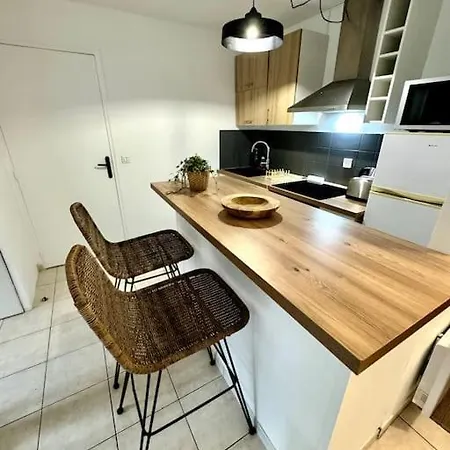 2 Pieces A Apartment